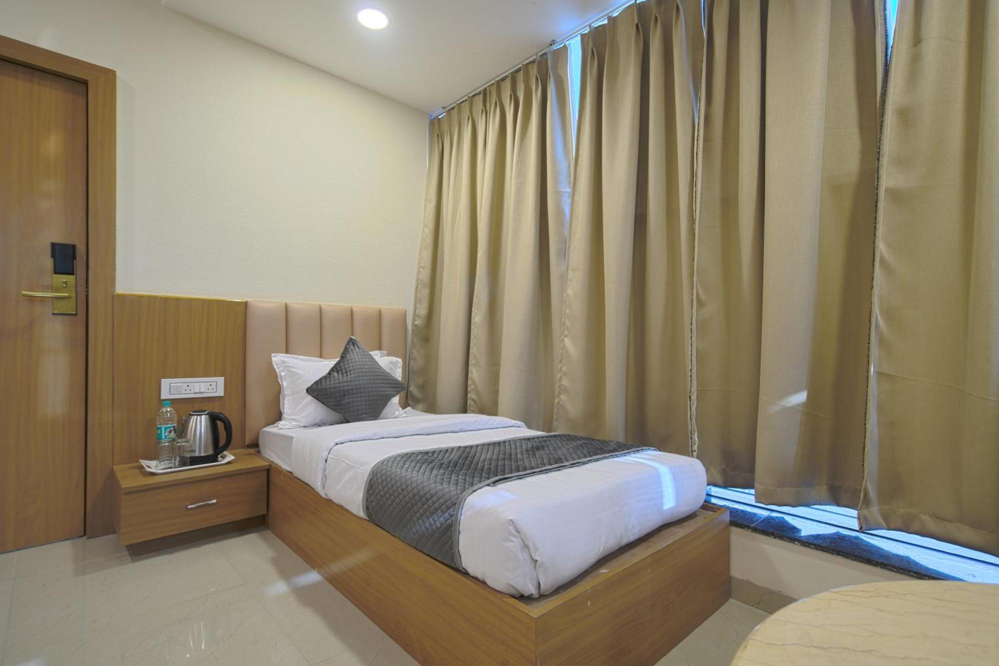 Hotel Shivlok Ujjain Cameră foto