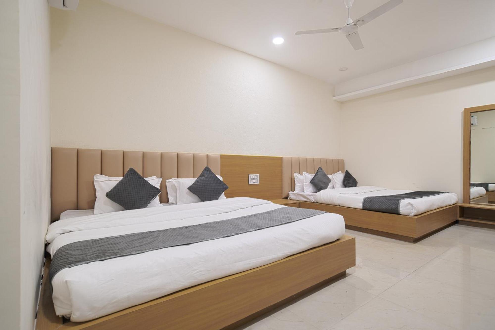 Hotel Shivlok Ujjain Cameră foto