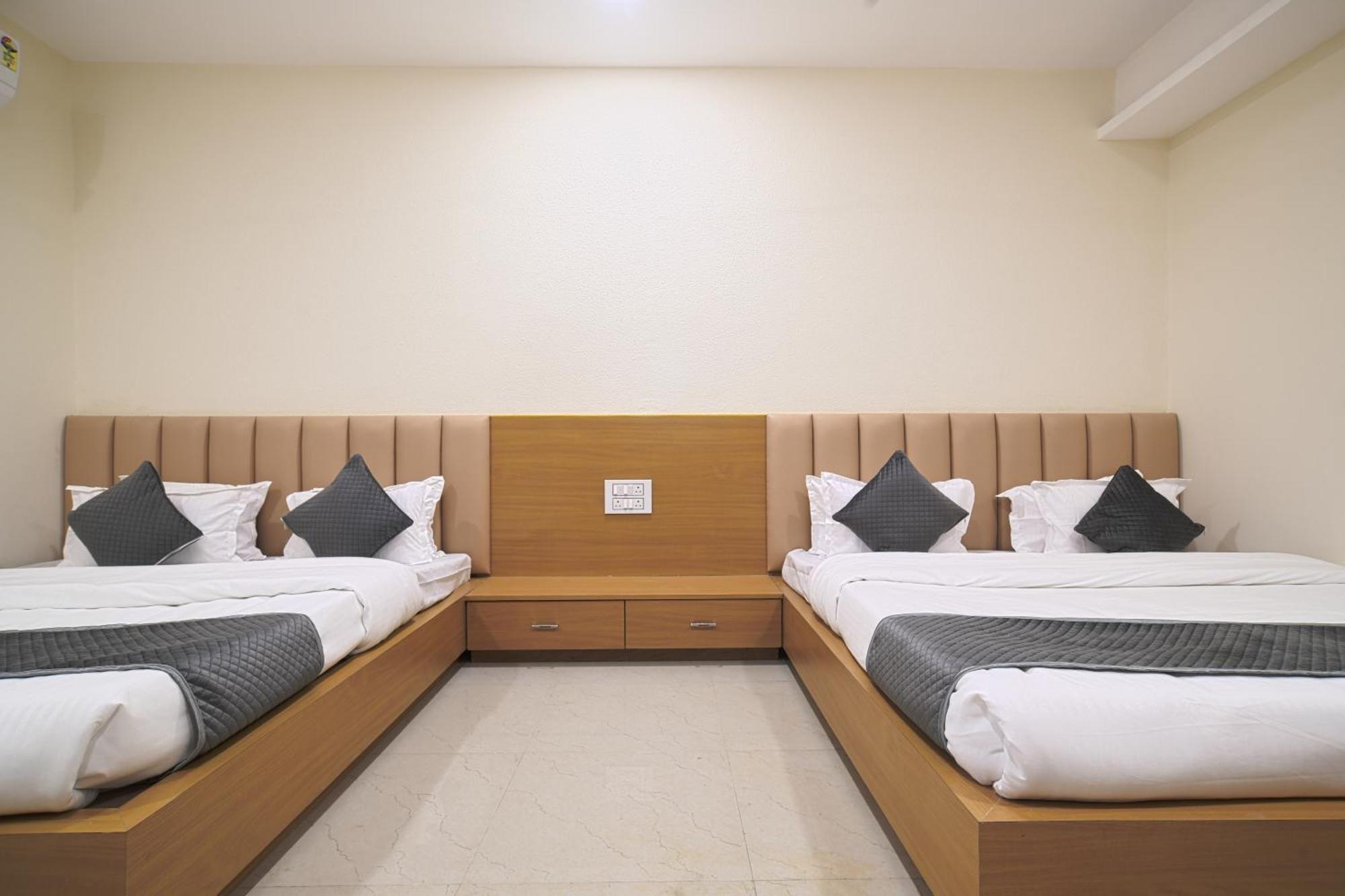 Hotel Shivlok Ujjain Cameră foto
