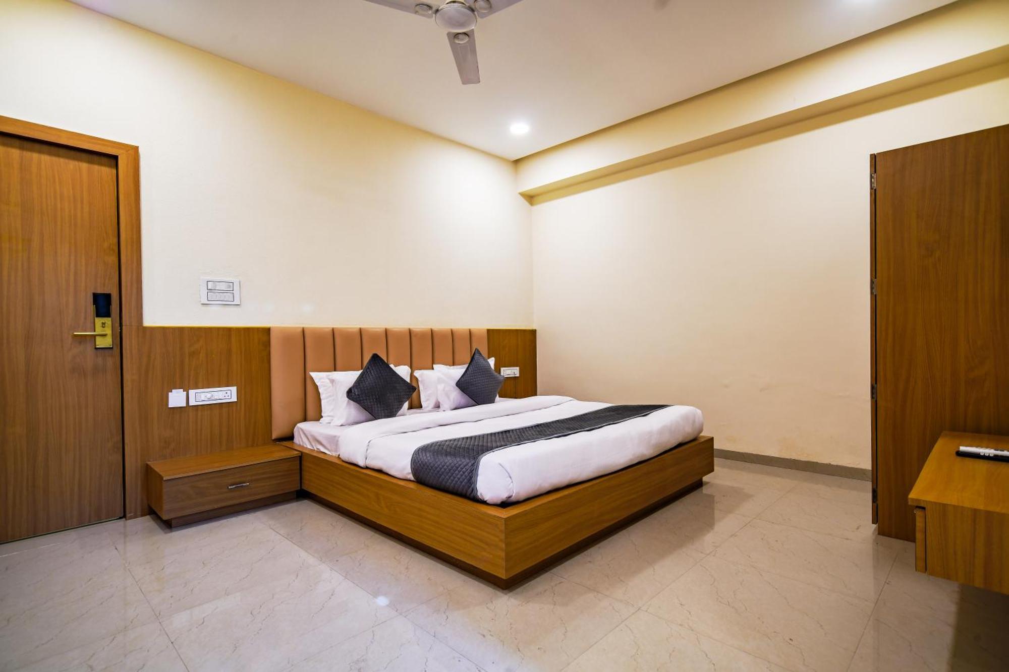 Hotel Shivlok Ujjain Cameră foto